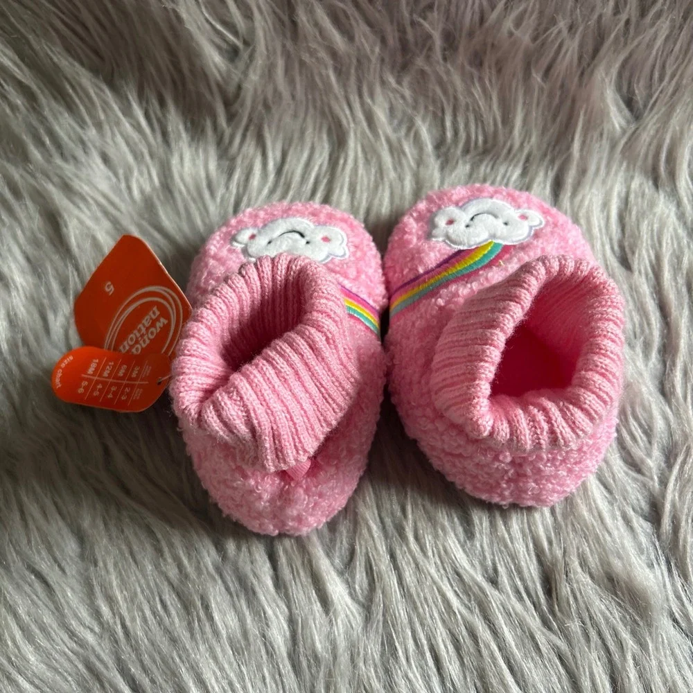 Wonder Nation Slippers Baby Girl's Size 5 Pink Fuzzy Rainbow Shoes 12-18 Months